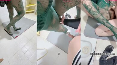 2025.09.23小姨子厕所洗瑜伽垫 勾引姐夫洗鸳鸯浴 瑜伽垫上操逼内射！